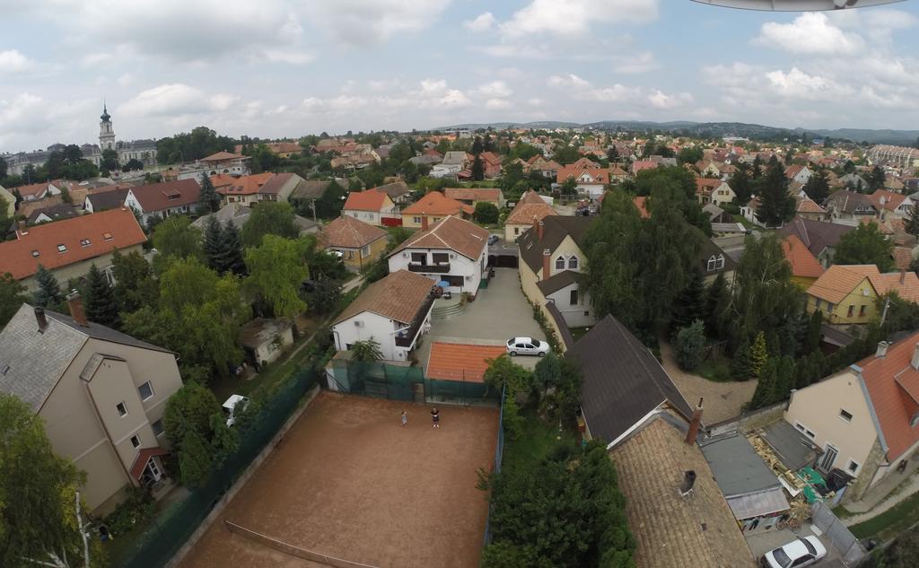Abszolut Vendeghaz Keszthely Exterior foto